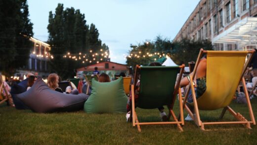 Historia klubów relaksu w Polsce: od domów kultury do nwoczesnych hubów wypoczynkowych