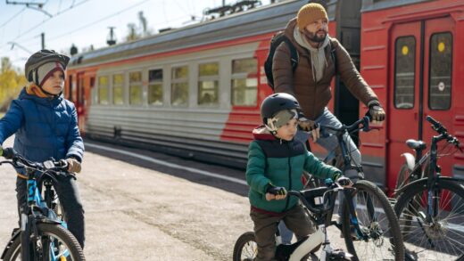 Slow travel: podróże pociągiem i rowerem po Polsce